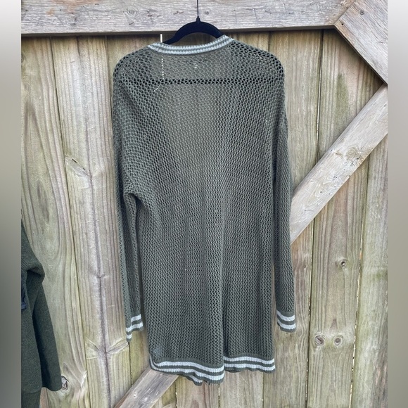 American Eagle Army Green Boyfriend Style Loose Knit Academia Cardigan Sweater - Picture 4 of 7